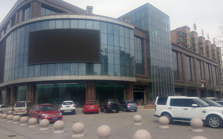 2017年4月14日忻州和平西街景泰苑農村信用社鋼質防火卷簾安裝完工