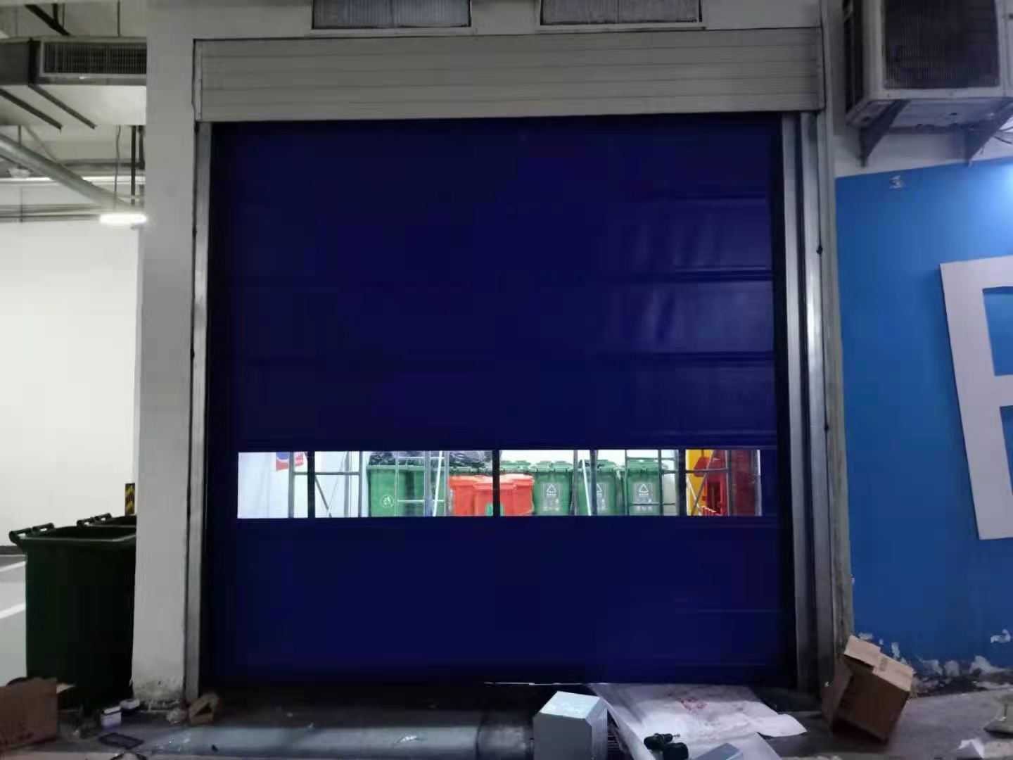 陽煤研發中心電動擋煙垂壁安裝施（shī）工（gōng）中（zhōng）