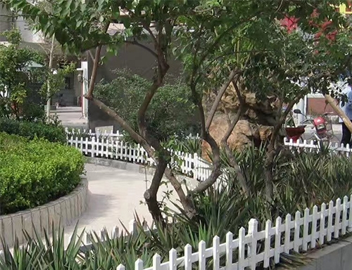 成都草（cǎo）坪防護欄