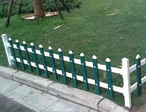 草（cǎo）坪護欄哪家好